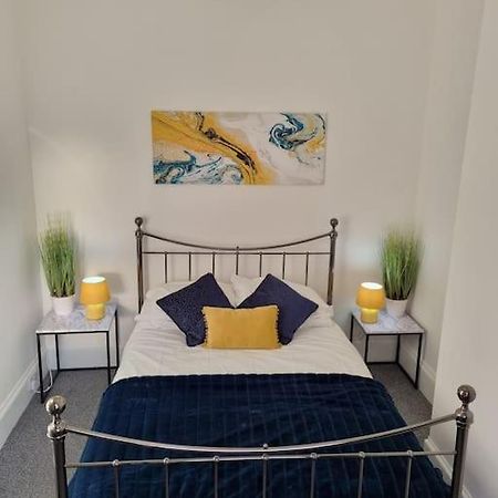 Doll Apartment Montrose Ngoại thất bức ảnh