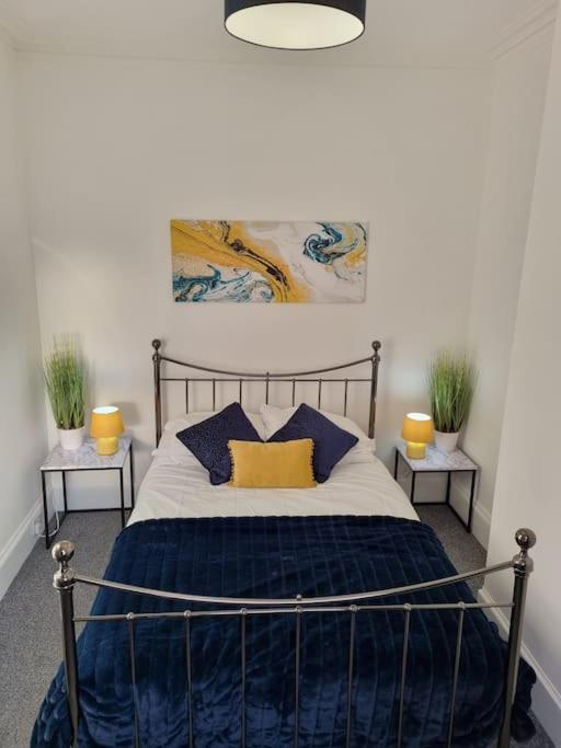 Doll Apartment Montrose Ngoại thất bức ảnh